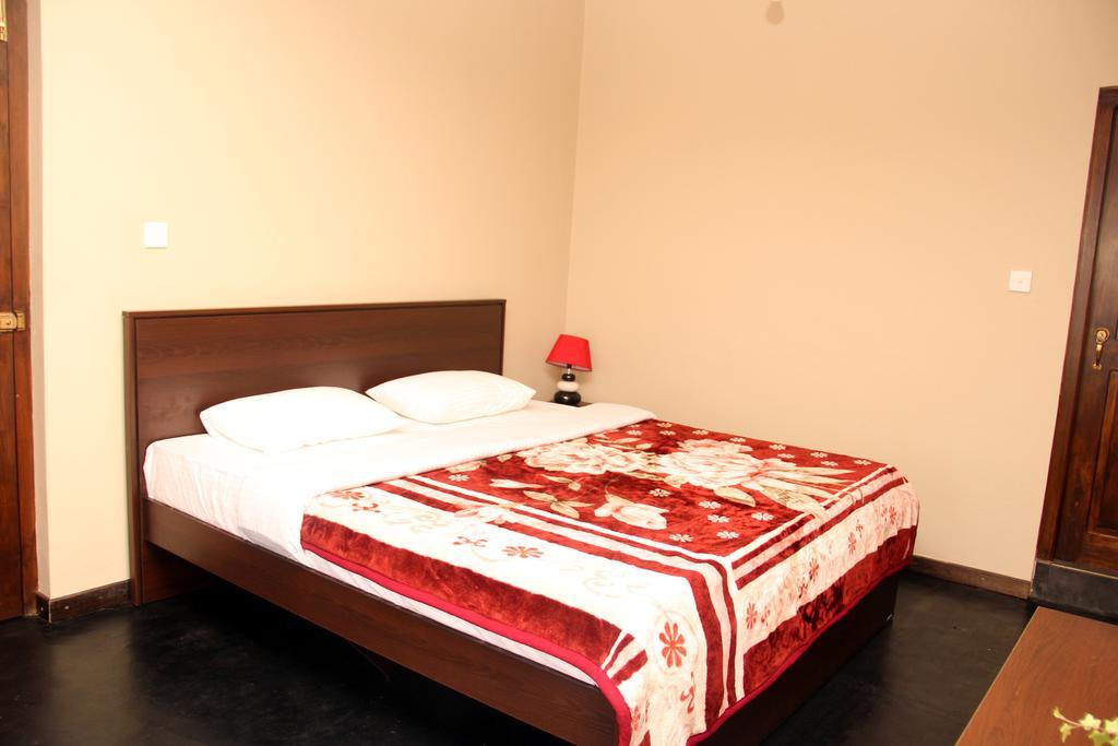 Perera Homestay Нувара-Елія Екстер'єр фото